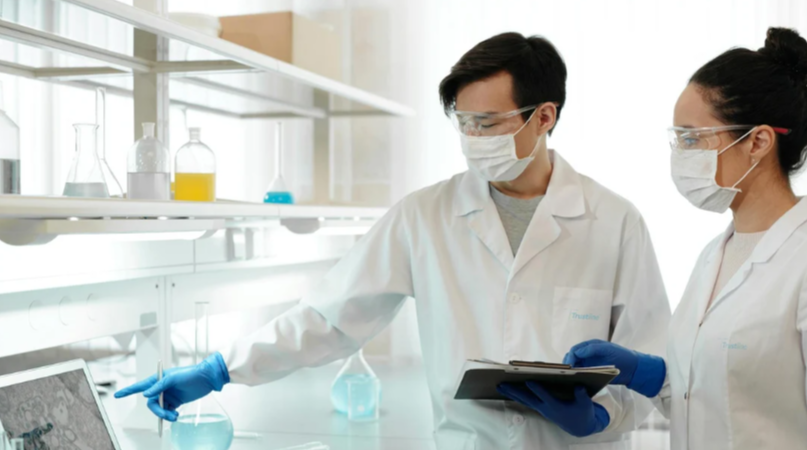 What to Look for in a Quality Lab Coat: A Guide for Students and Professionals